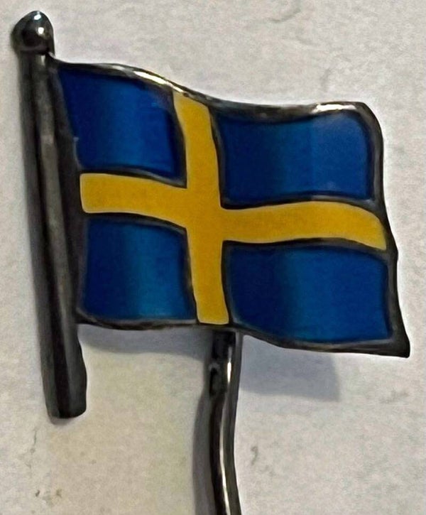 Sveriges flagg - Sweden flag. Older Silver & enamel pin
