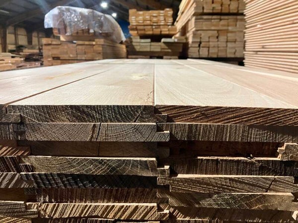 planken-dakbeschot-rabatdelen-wandbekleding-Eiken-20x160mm-€ 34 per m2