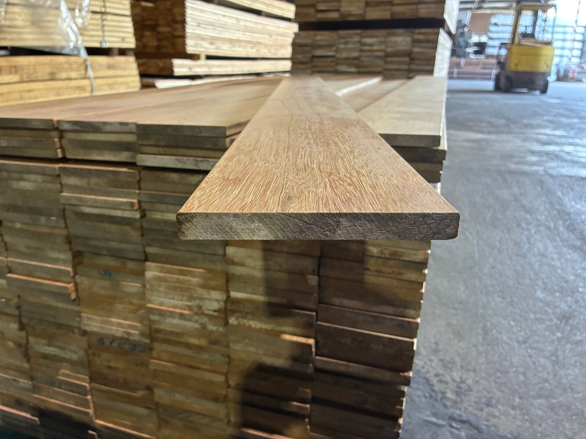 planken–vlonderplanken-schuttingplanken-Hardhout-Sucupira Amarela - 15x144mm