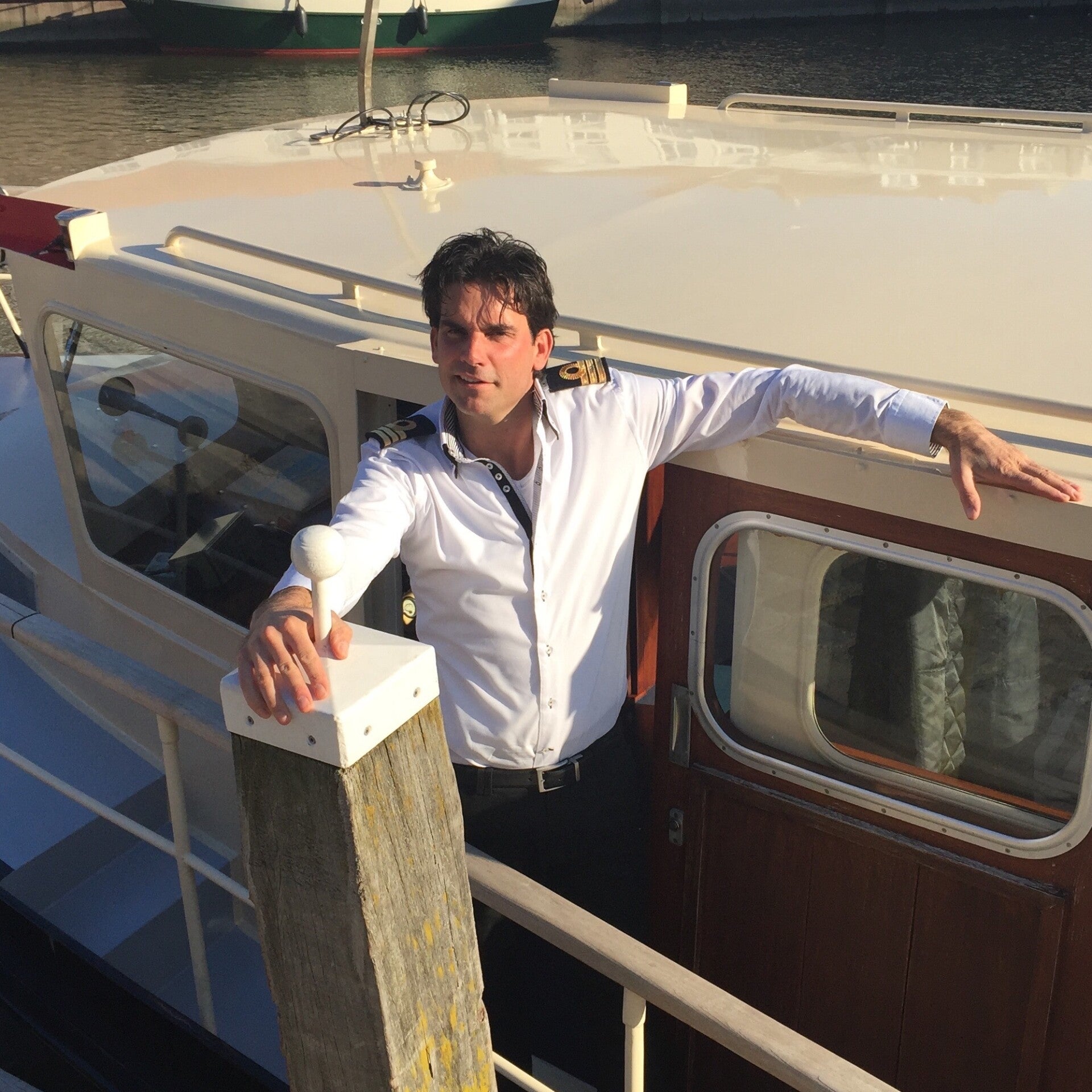   Ronald Verkade op zijn boot in Heusden tijdens Out of the Boat