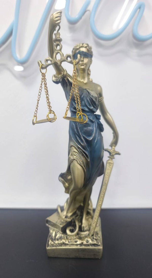 DIOSA DE LA JUSTICIA 30 APROX