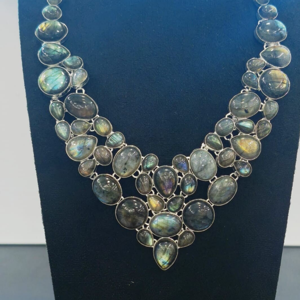 COLLAR DE LABRADORITA DE CALIDAD EXTRA