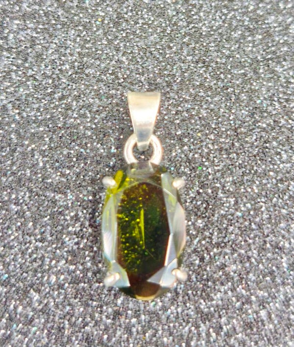 COGANTE MOLDAVITA FACETADA ENGARCE PLATA