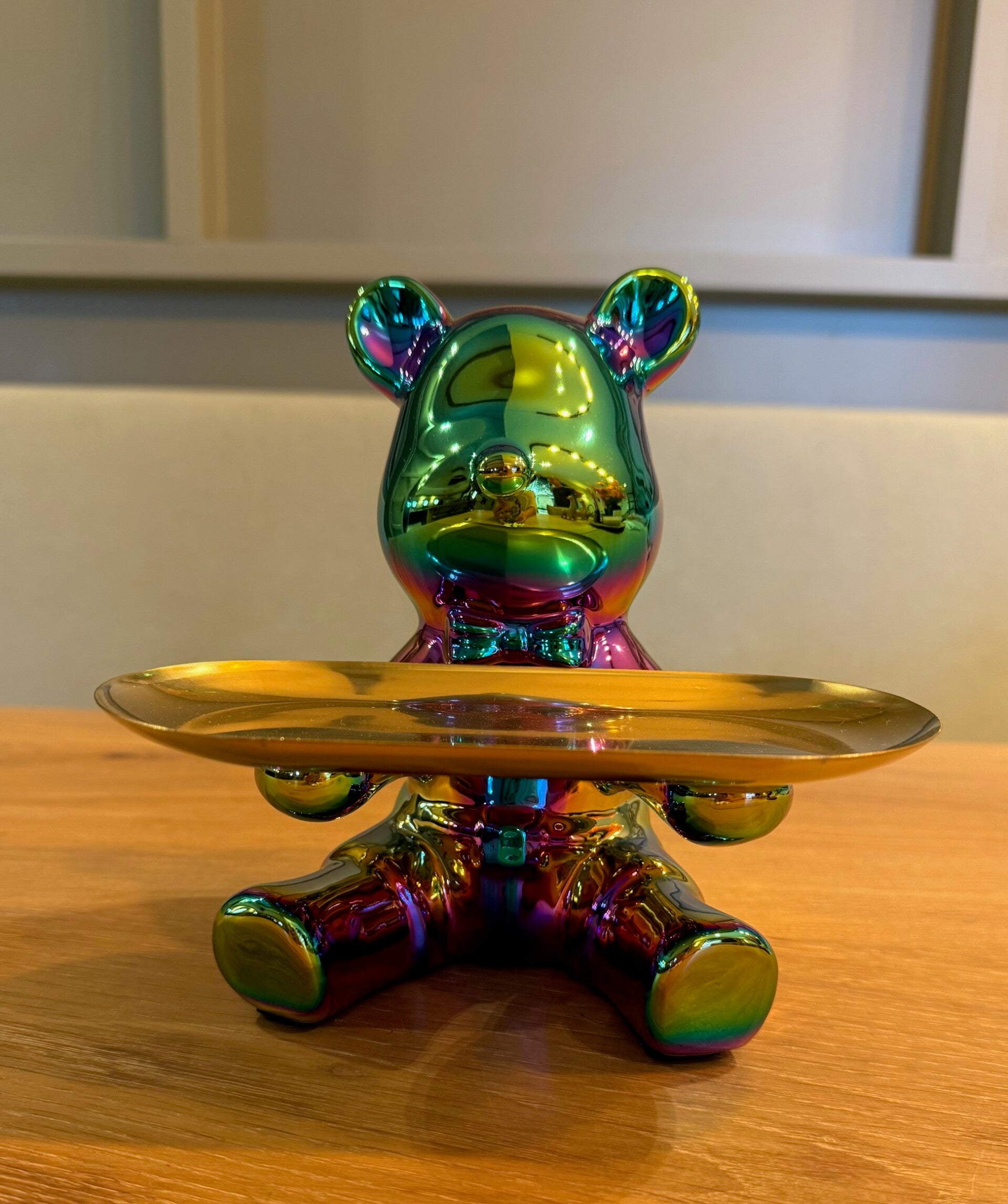 Kleurrijke Teddybeer met Goudkleurig Dienblad – Multicolor Keramiek | Evergreen Home Decoration