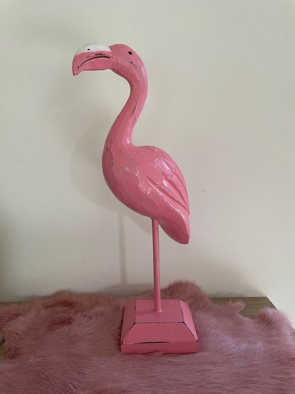 Beeld flamingo van hout