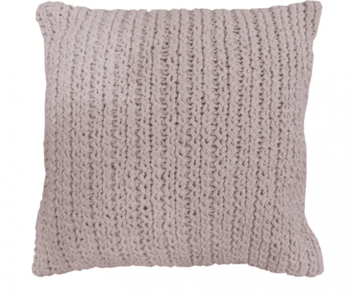 Mooi lichtroze gebreid kussen