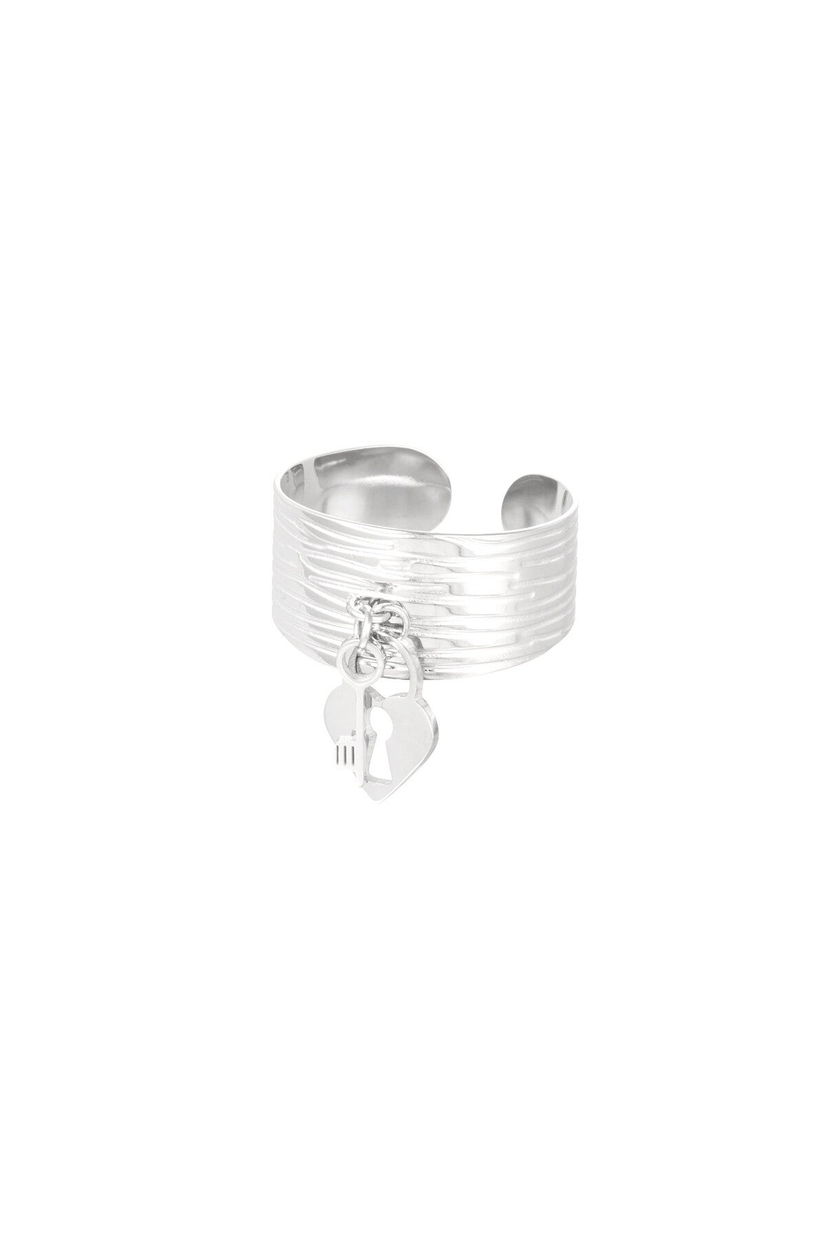 Zilveren Hart & Sleutel Ring – Brede Geribbelde Stainless Steel Ring