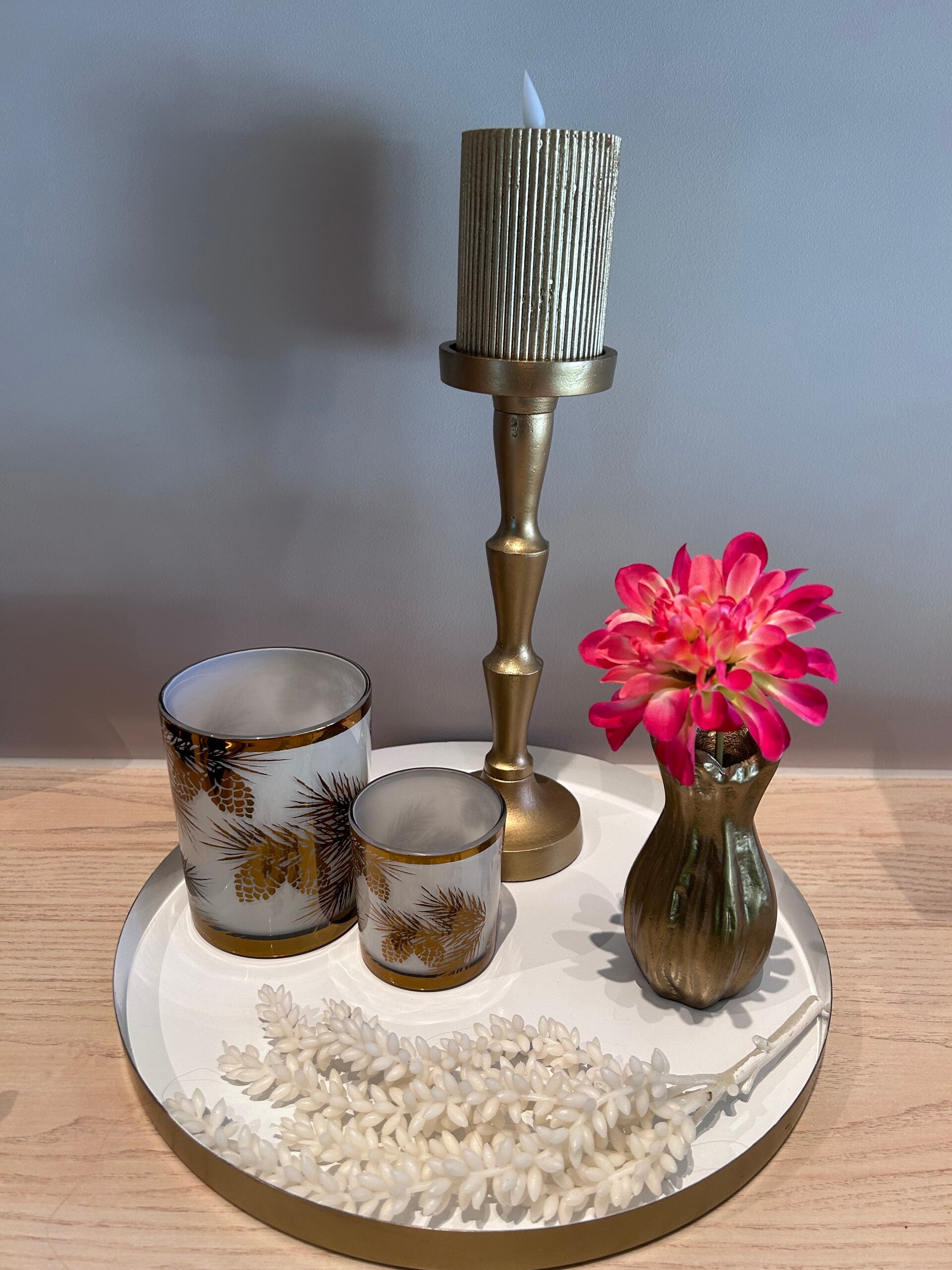 Tafeldecoratie Set | Wit | Goud | Theelichthouders Dennenappel | Vaasje met bloem | Kandelaar | Ledkaars