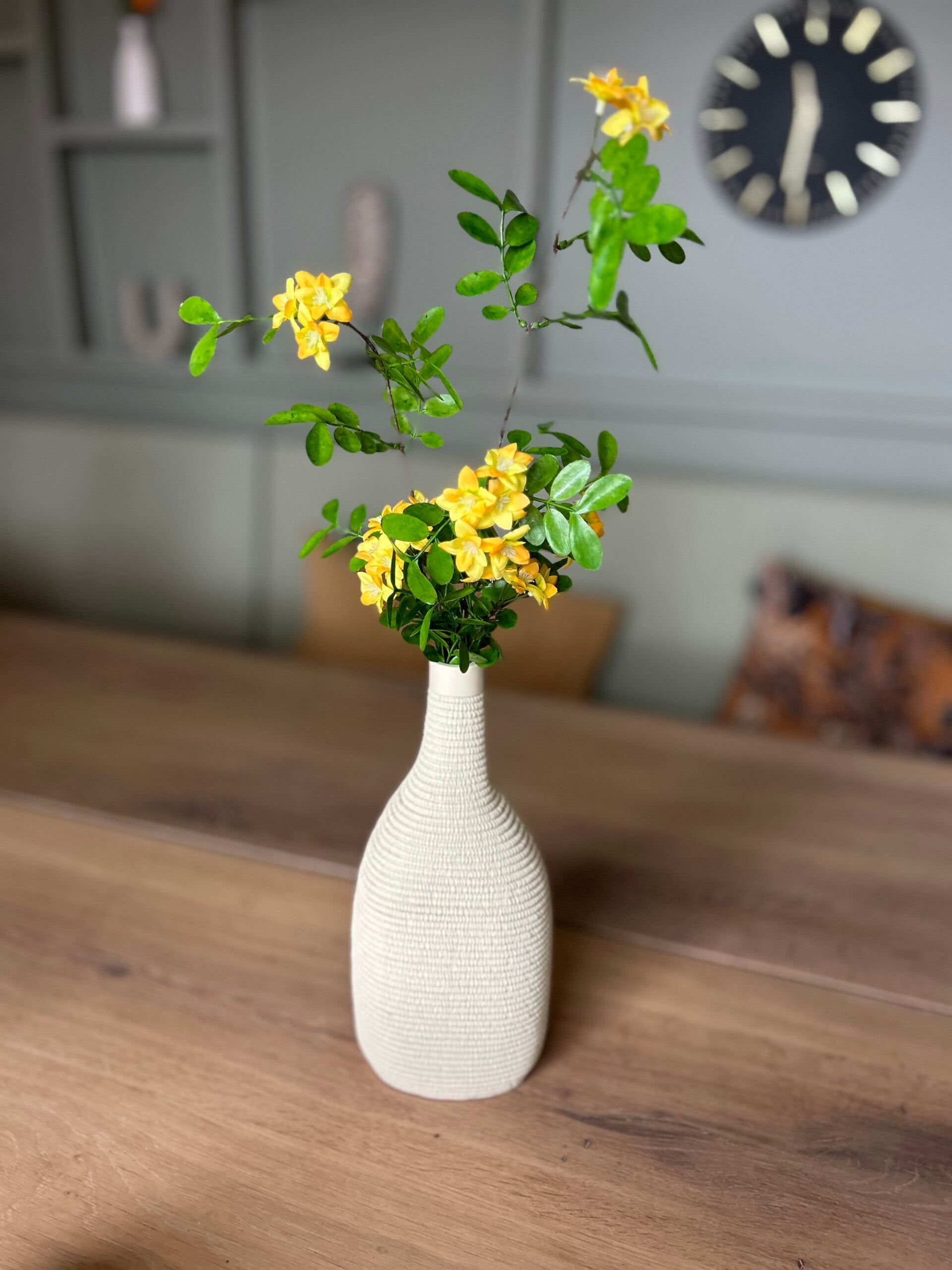 Vaas | Light & Living | Youna | Crème | 16cm x 12cm x 33cm