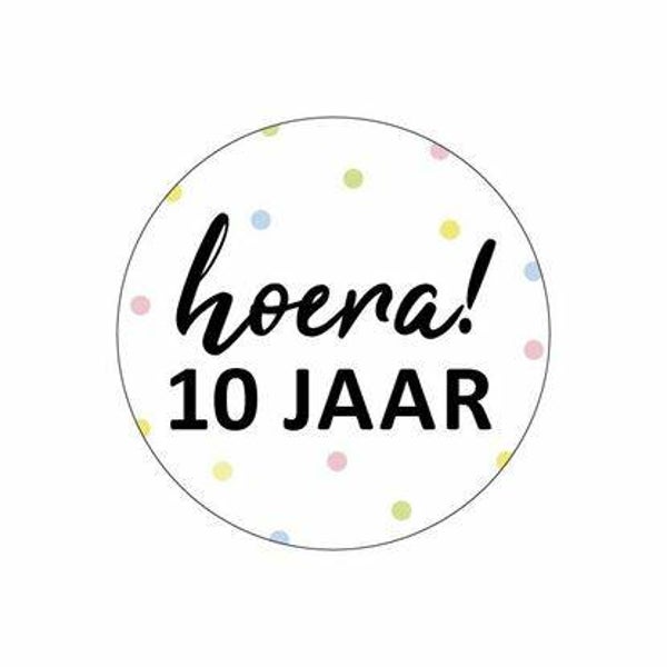 Sticker Hoera 10 jaar color 40mm