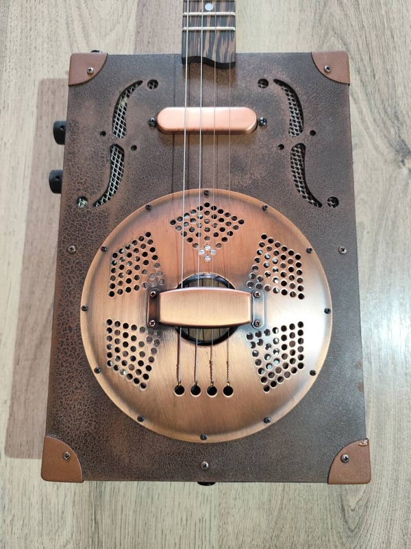 Cigar box guitar / Box guitar: Résonateur 4 cordes