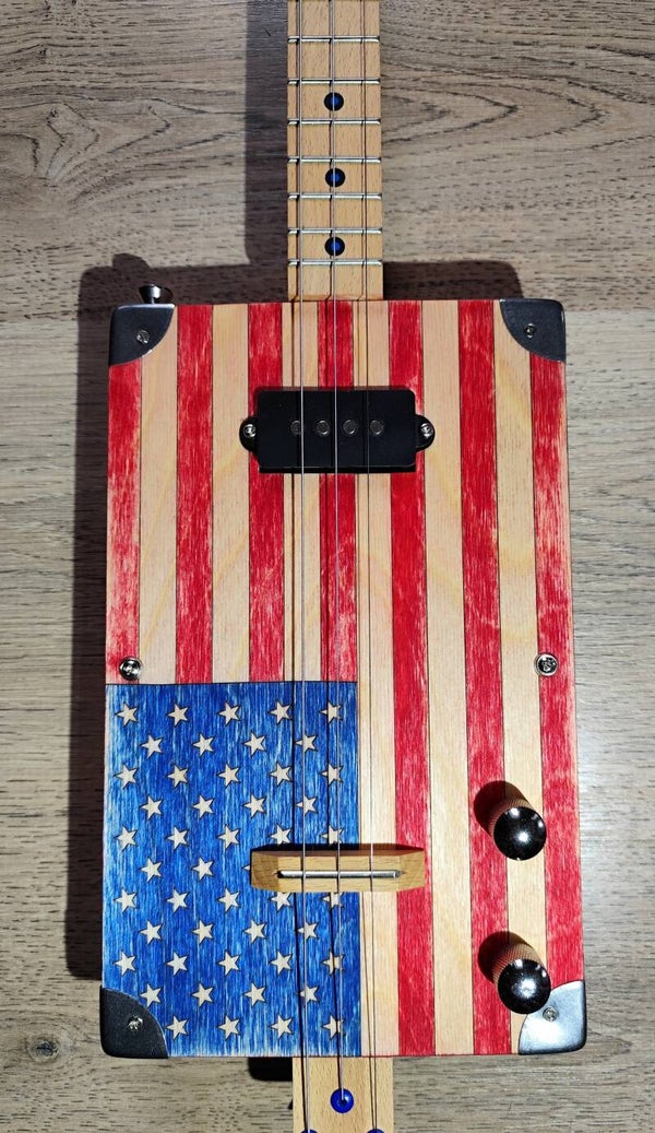 Cigar box guitar / Cigar box : Flag US
