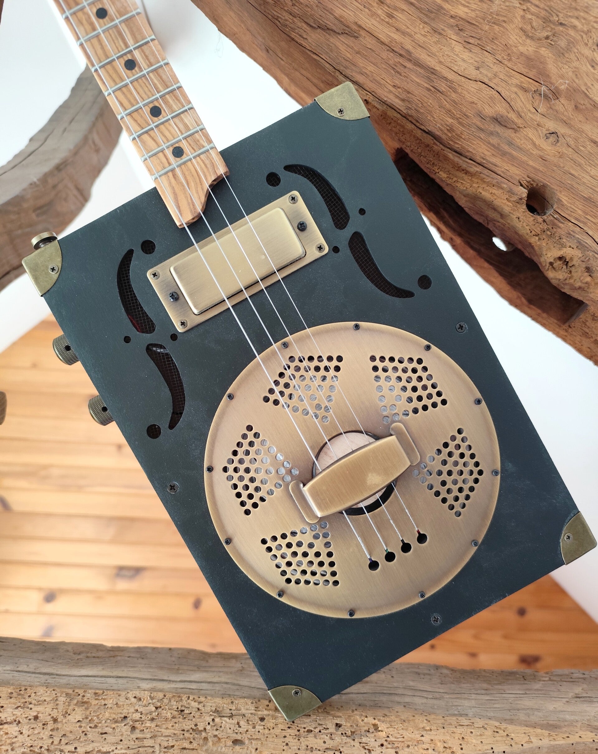 Cigar Box Guitar Résonateur (vert et bronze)