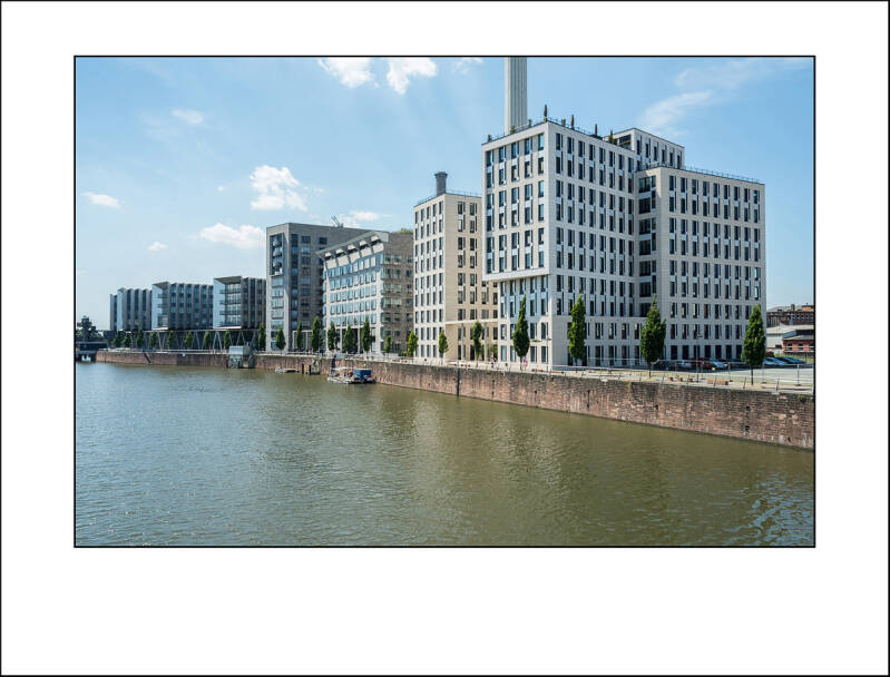 l1000382f-standard-6lgzdp.jpg