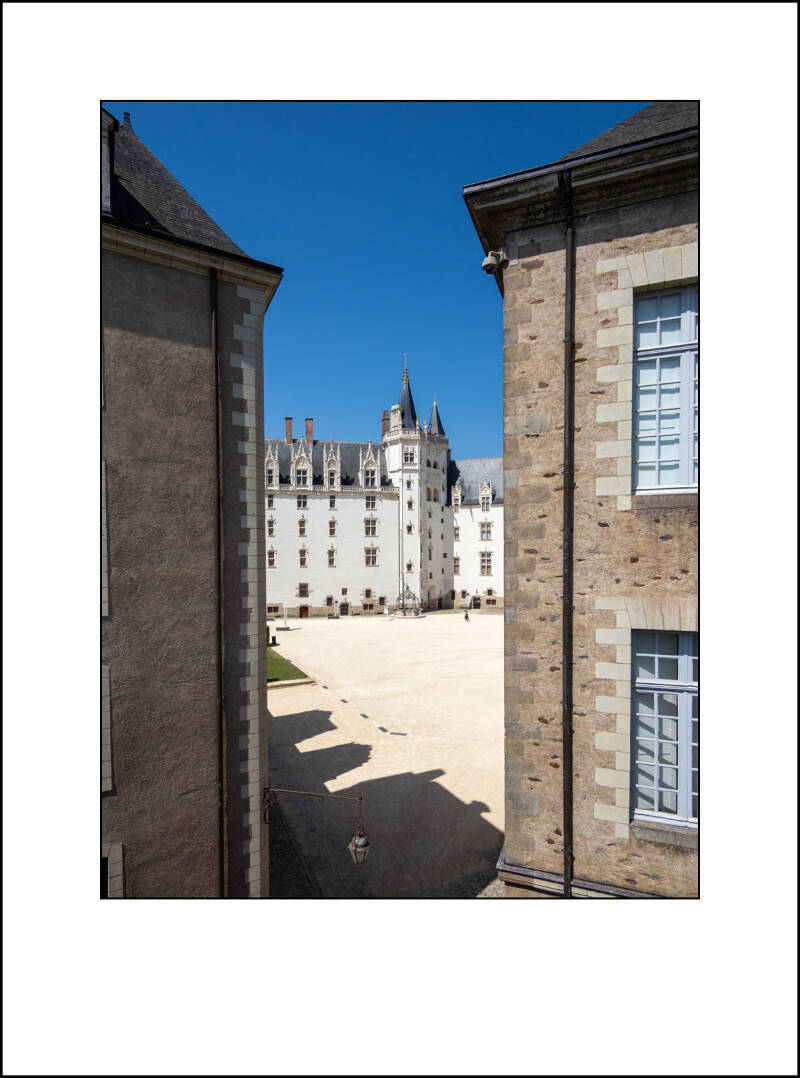 om210758f-standard.jpg