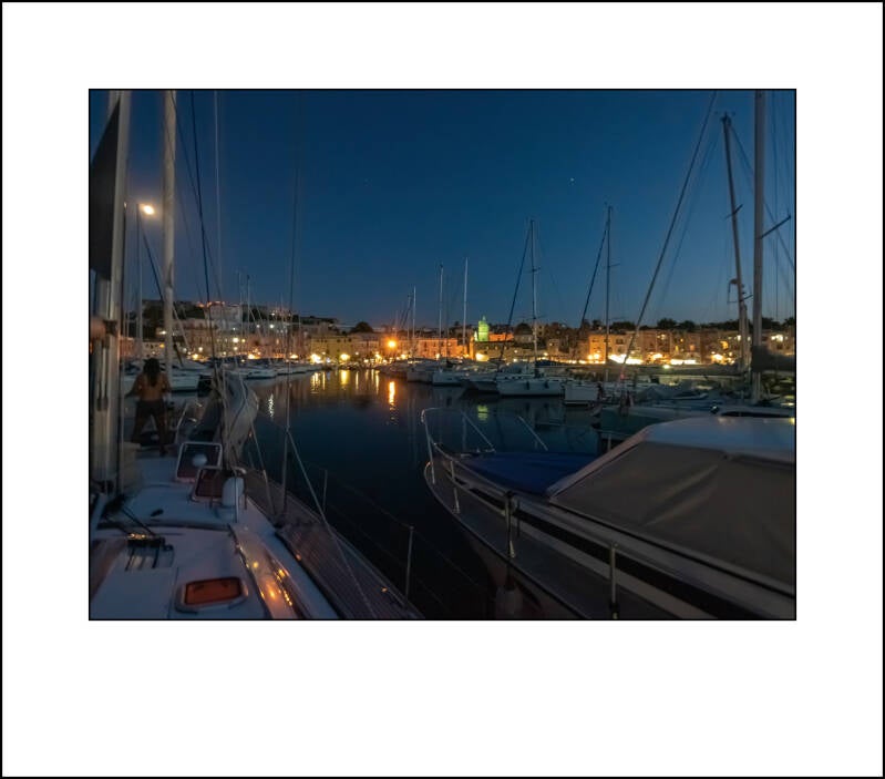 p1090913f-standard.jpg