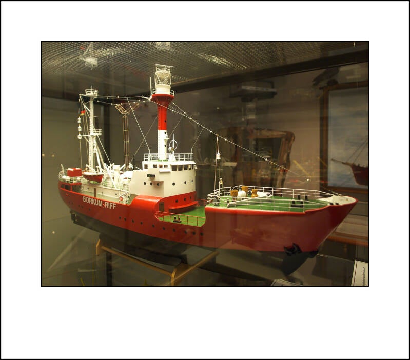 p3050578f-standard.jpg