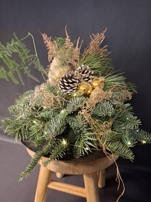 Schaal opgemaakt in kerst (koper/bruintinten)