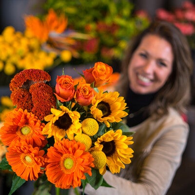 Bloementaart in oranje tinten