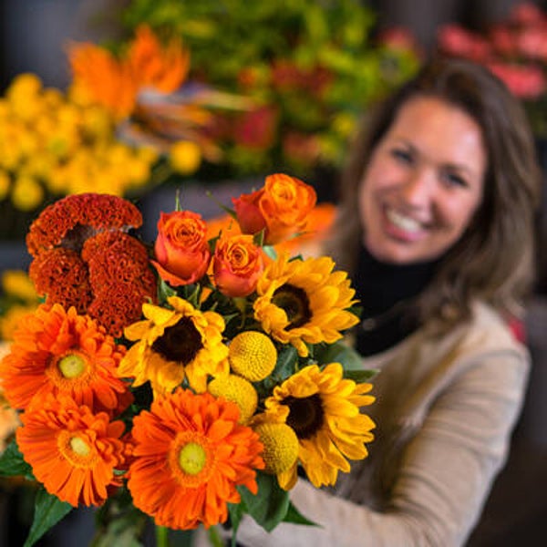 Bloementaart in oranje tinten