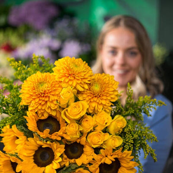 Bloementaart in gele tinten