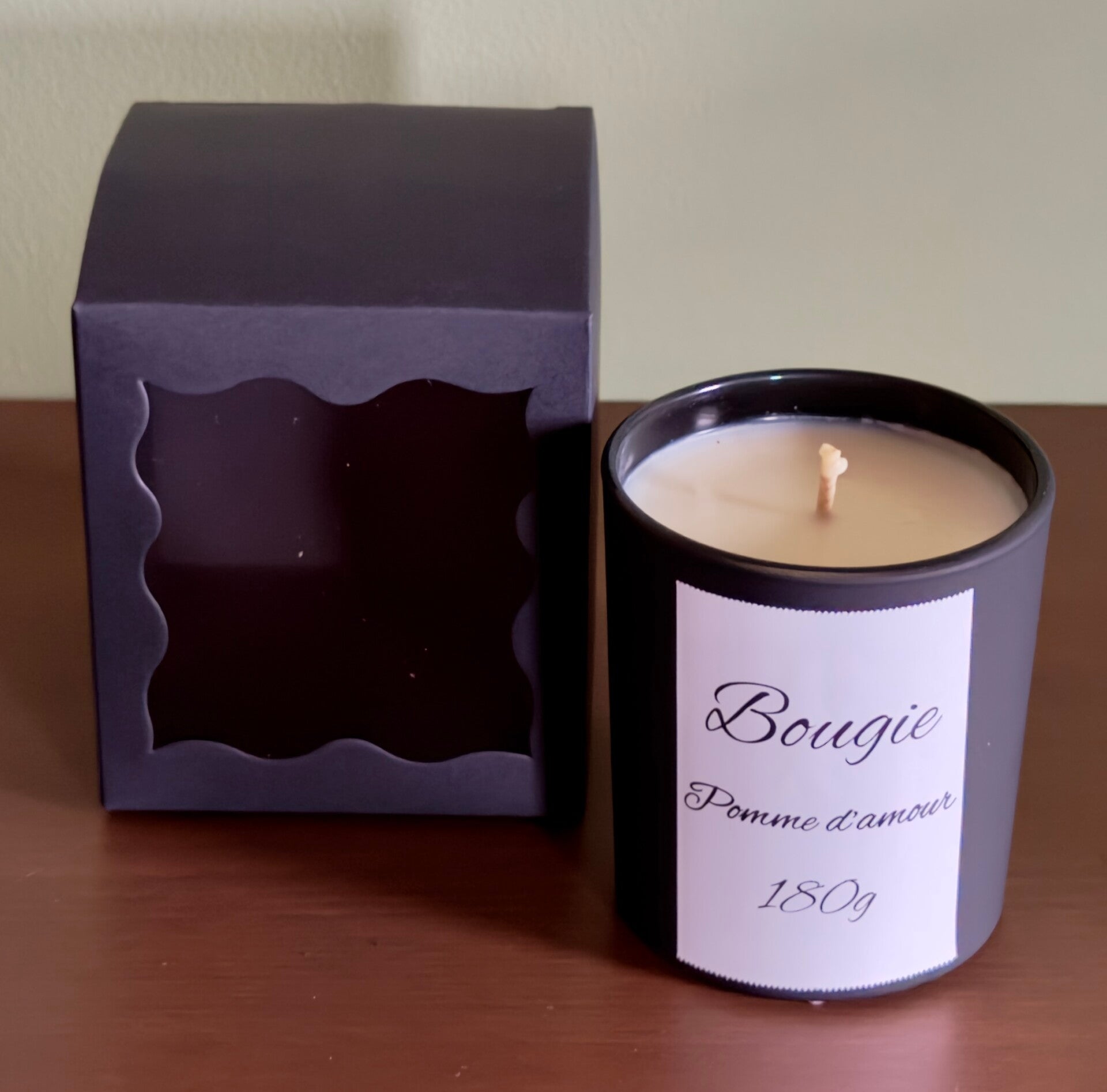 Bougie coulée 180gr pomme d’amour