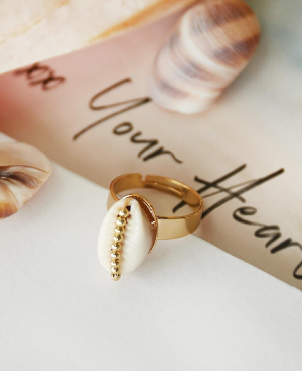 Shell obsession ring