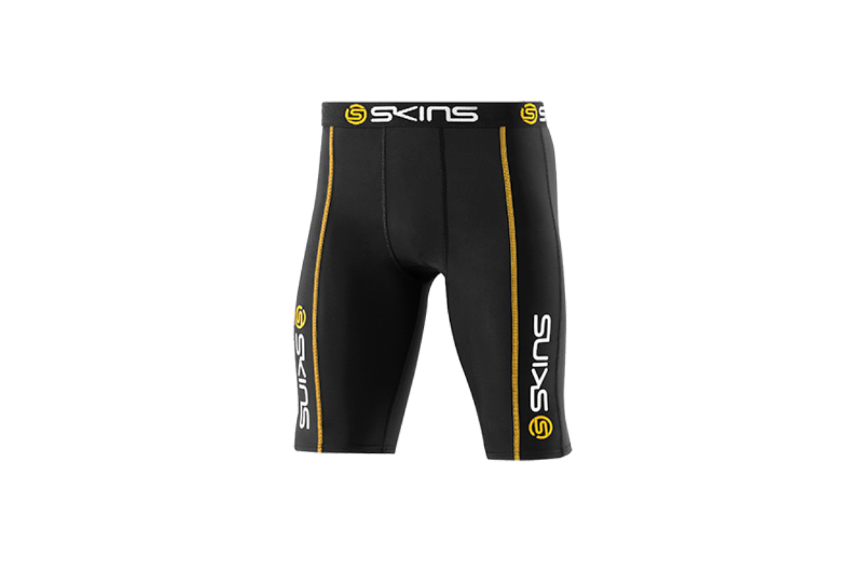 SKINS BKCR ブラック/イエロー スパッツ skins_half-tight_mens-high.png
