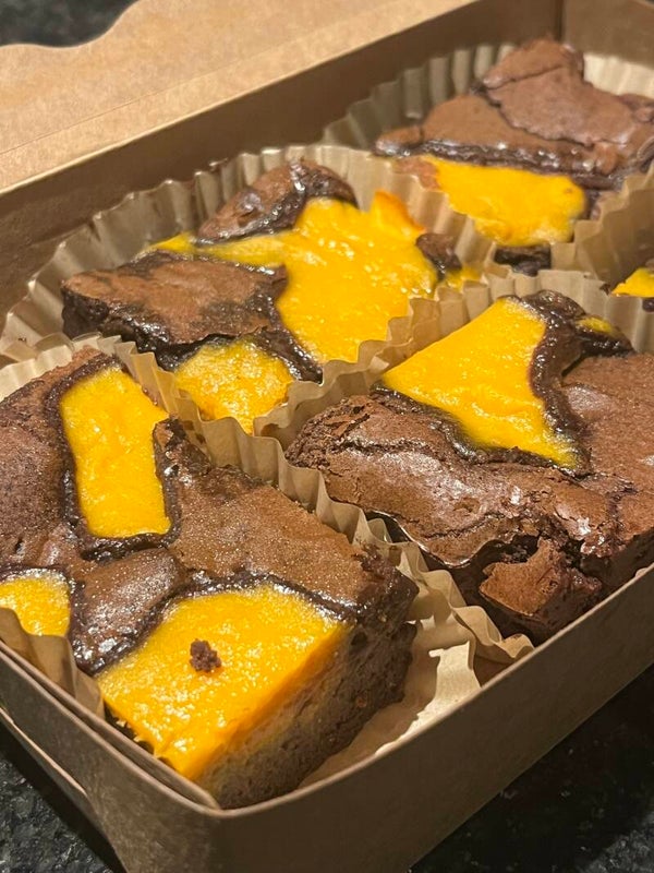 Brownie met kokos-pompoen, doosje 6 stuks
