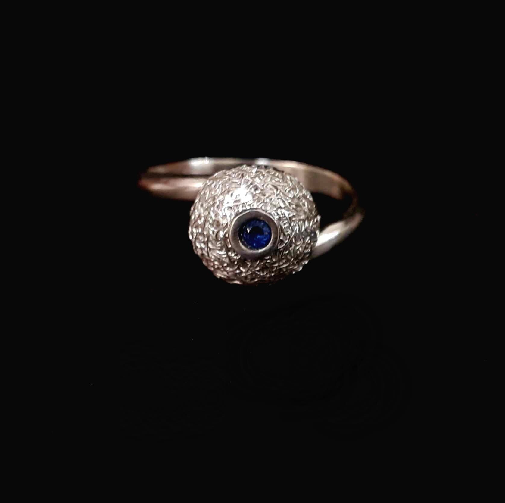 Anello in Trama d'argento e zaffiro blu