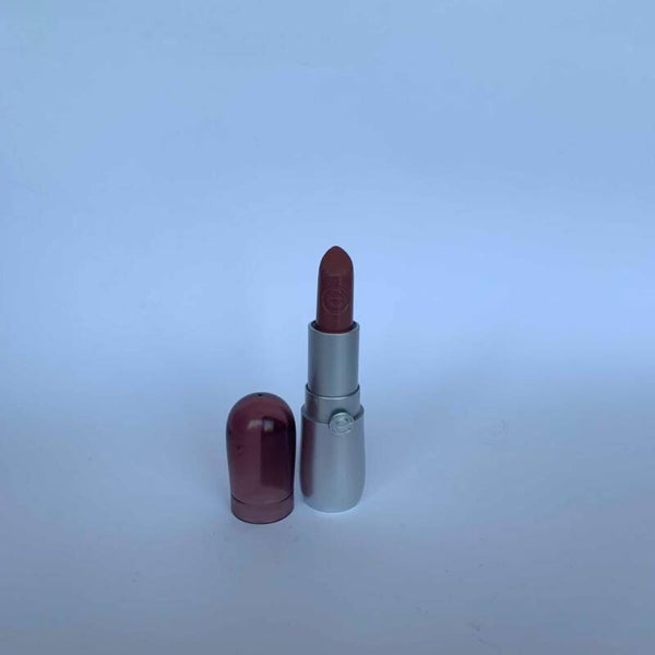 Essence pink lipstick 