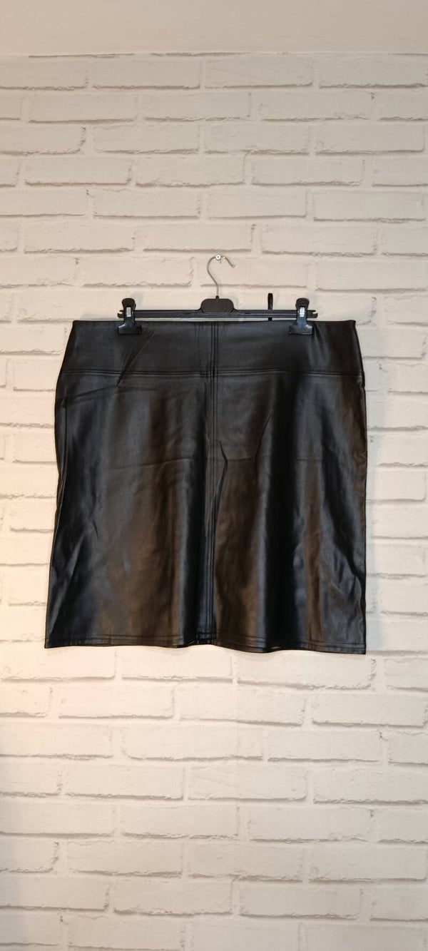Jupe en simili-cuir