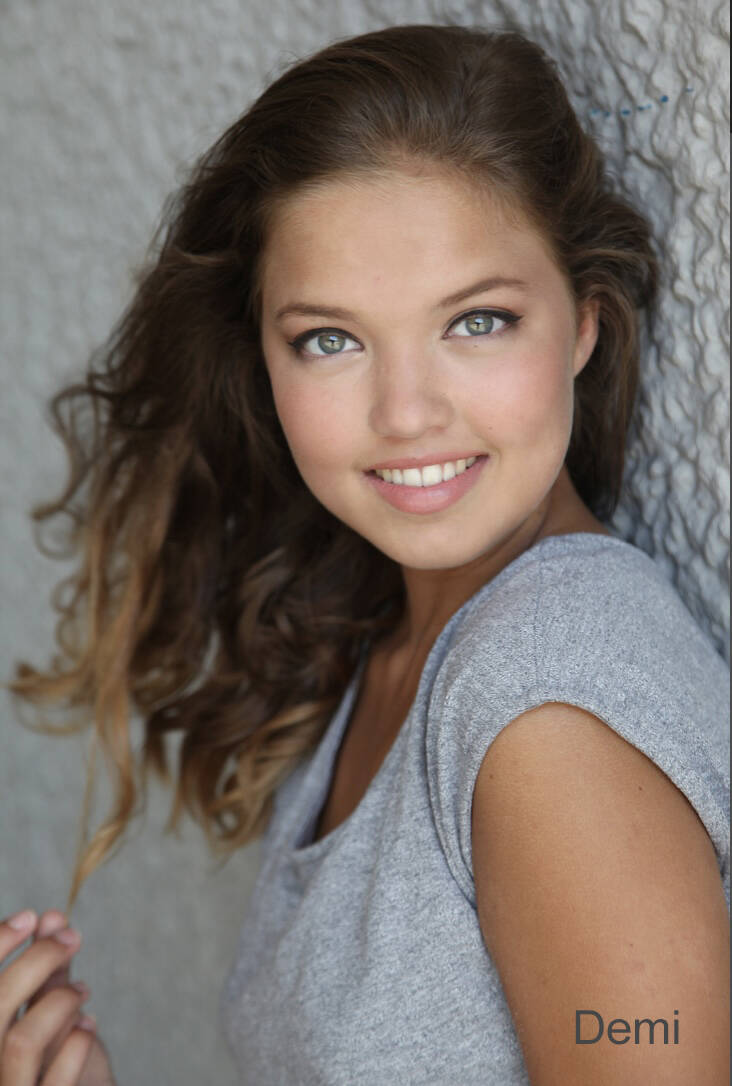 Demi10.jpg