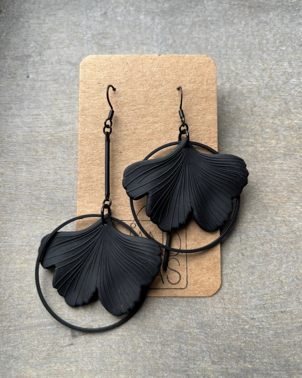 Oorbellen met ginkgo blad
