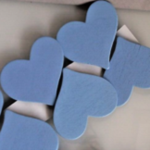 12 Holzherzen an Klammern in blau Herz Holz Herzclip Hochzeit 8cm Wäscheklammer