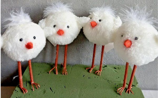 4 niedliche Küken aus Plüsch im Set 14 x 10 x 7cm Basteln Dekoration Ostern neu