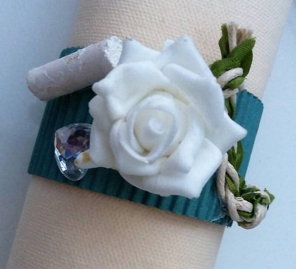 6er-Set  Serviettenringe weiße Rose mit Glitzerherz in hellblau