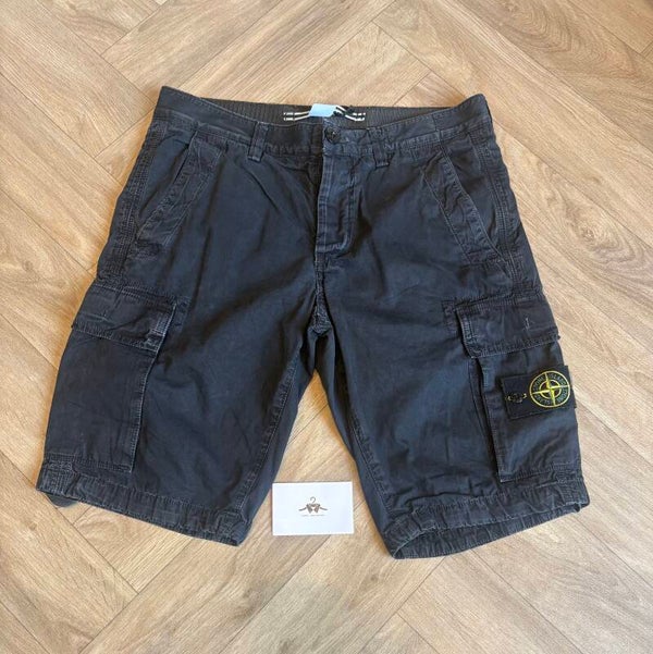 Stone Island Cargo Shorts - 29W