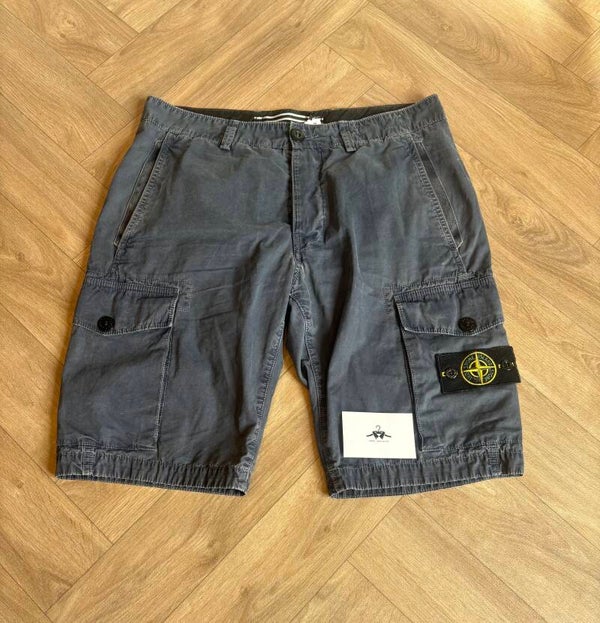 Stone Island Cargo Shorts - 30W
