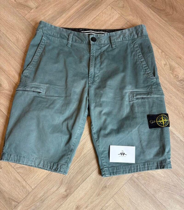 Stone Island Cargo Shorts - 30W