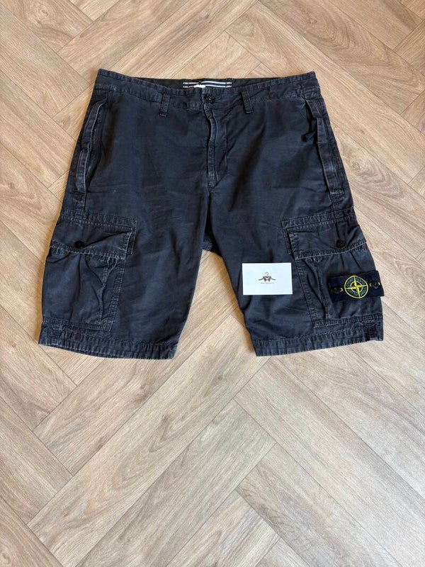 Stone Island Cargo Shorts - 31W