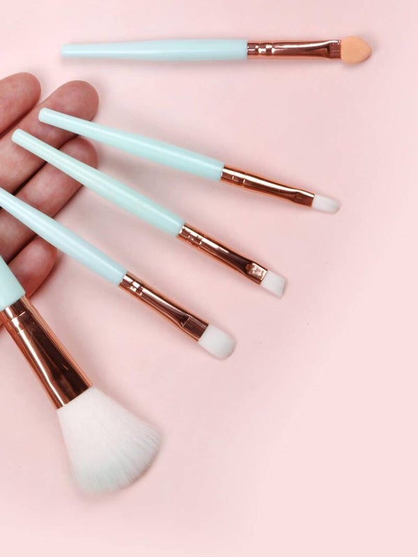 Pinceau à maquillage doux bleu