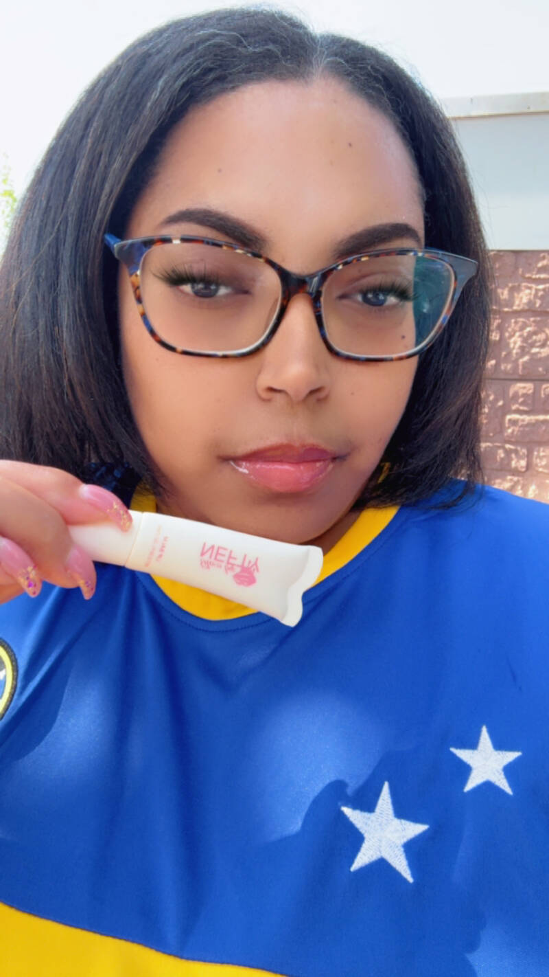 Owner: Nefty met lip bal Treatment Candy Lane😍