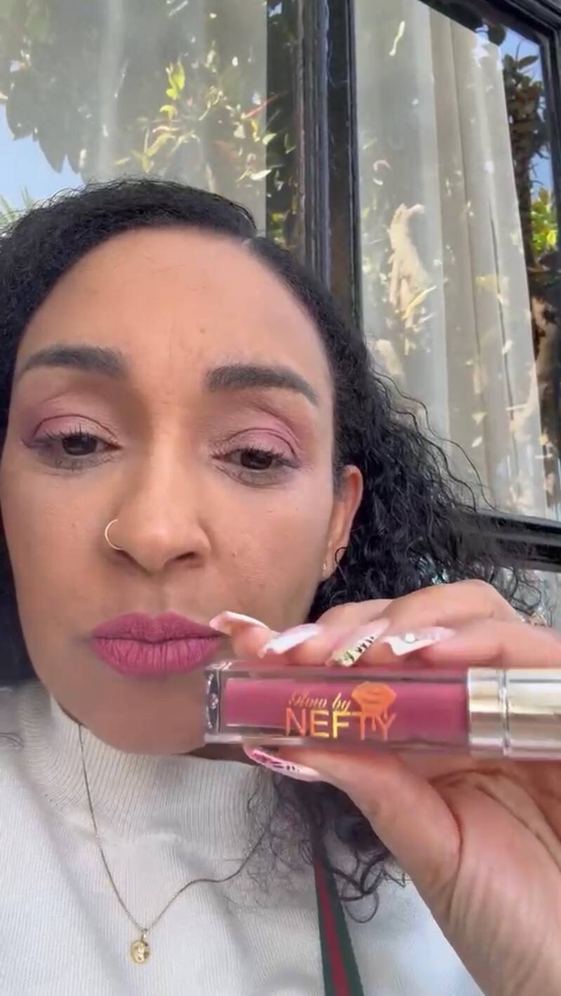 @Naomie met lipgloss matt  Fairy