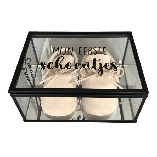 Kistje mijn eerste schoentjes