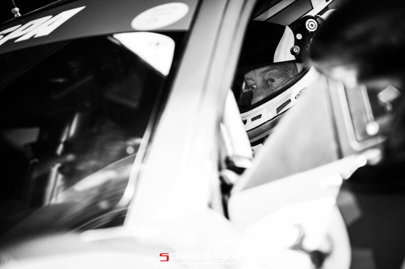 Pilote effectuant les dernieres verifications - Michelin 12h de Spa 2025.