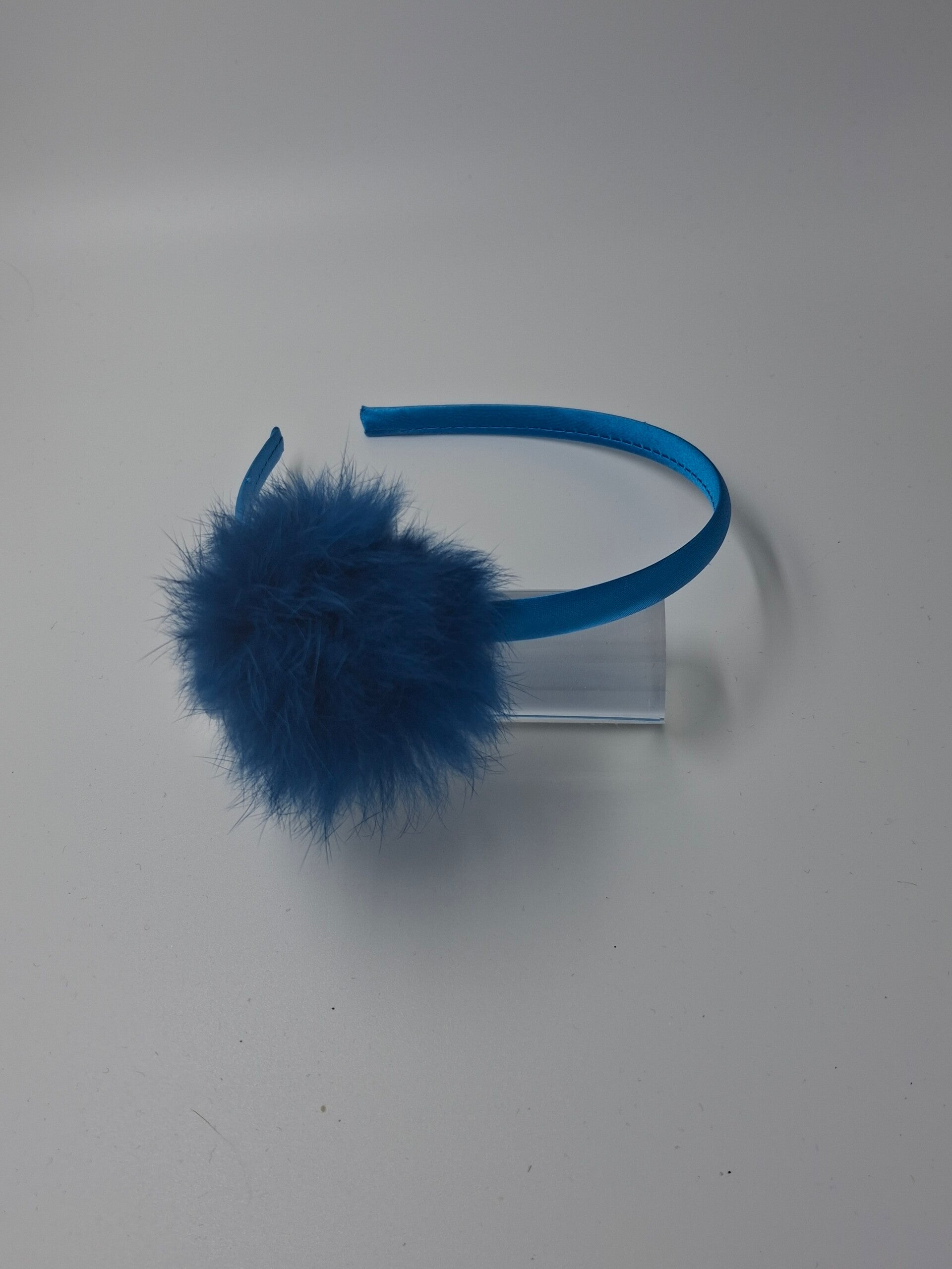 Diadeem met pomponnetje