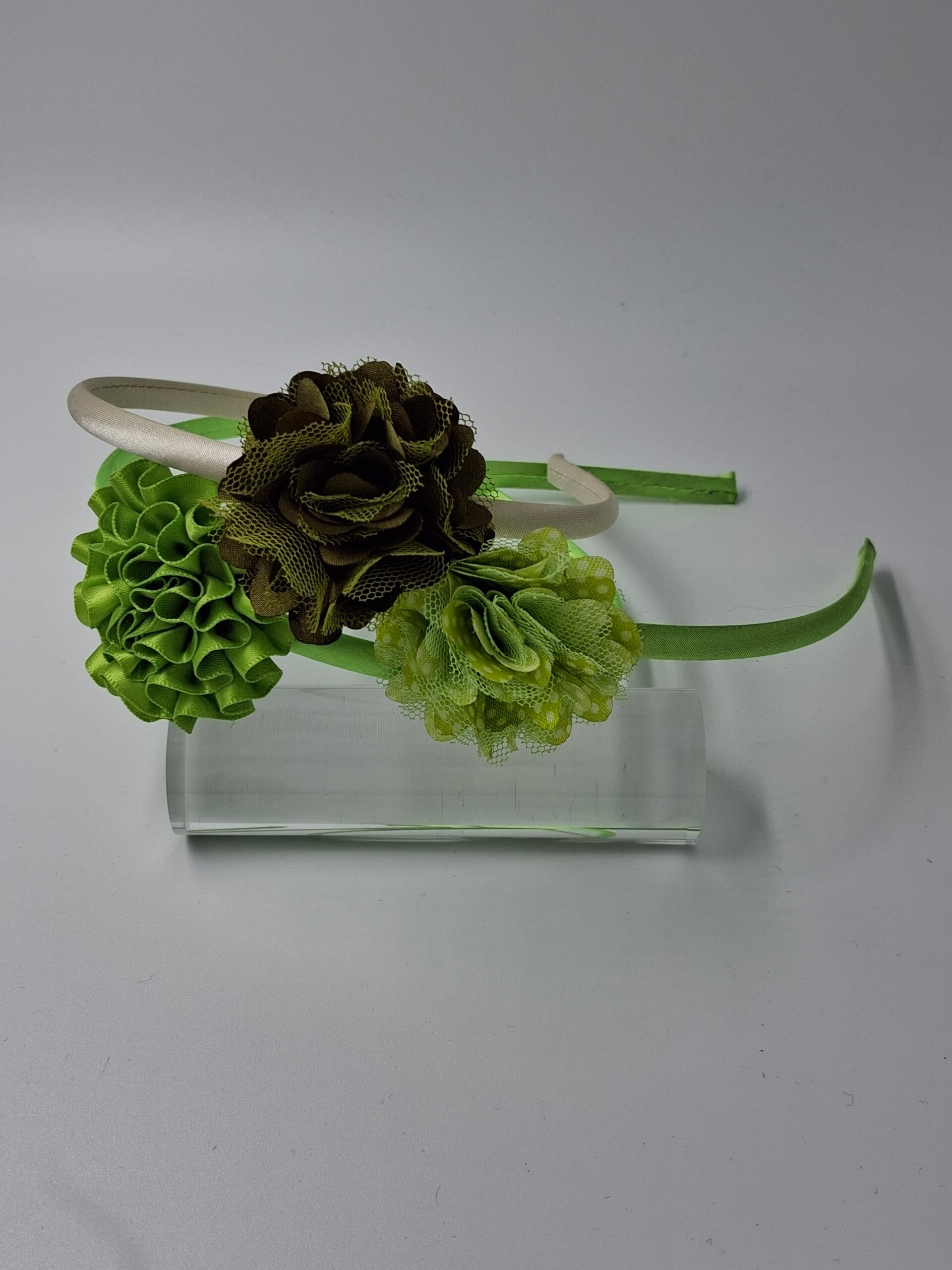 Setje diademen met bloemen