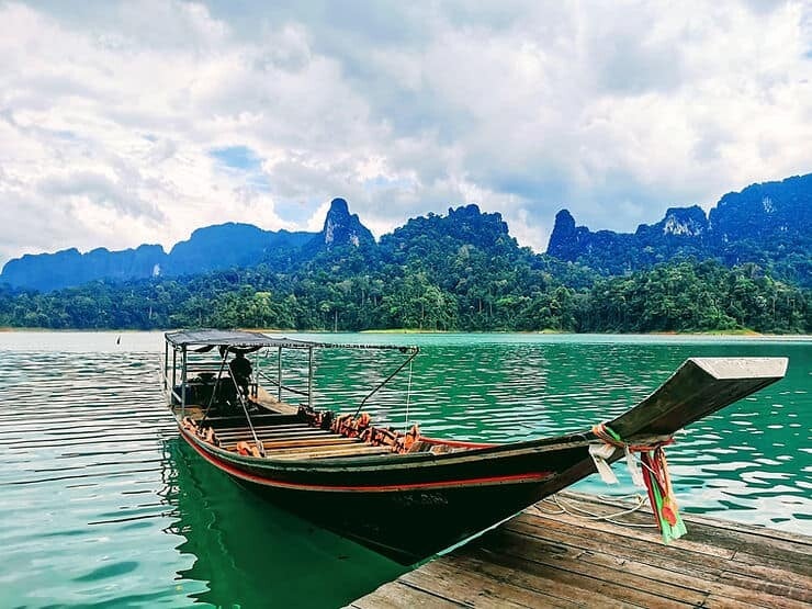 Lago Cheow Lan en long tail