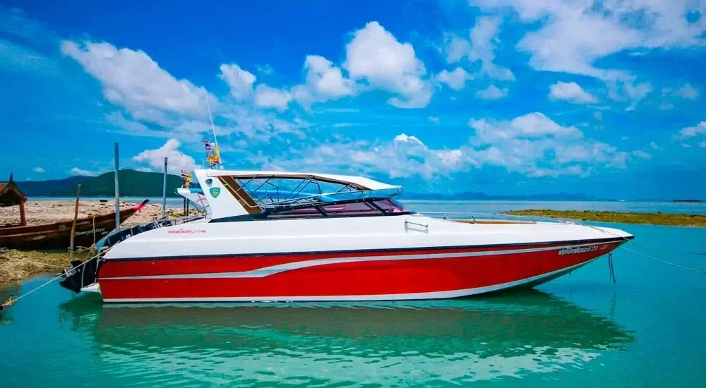Lancha privada con capitán en Koh Samui para disfrutar del mar a tu ritmo.